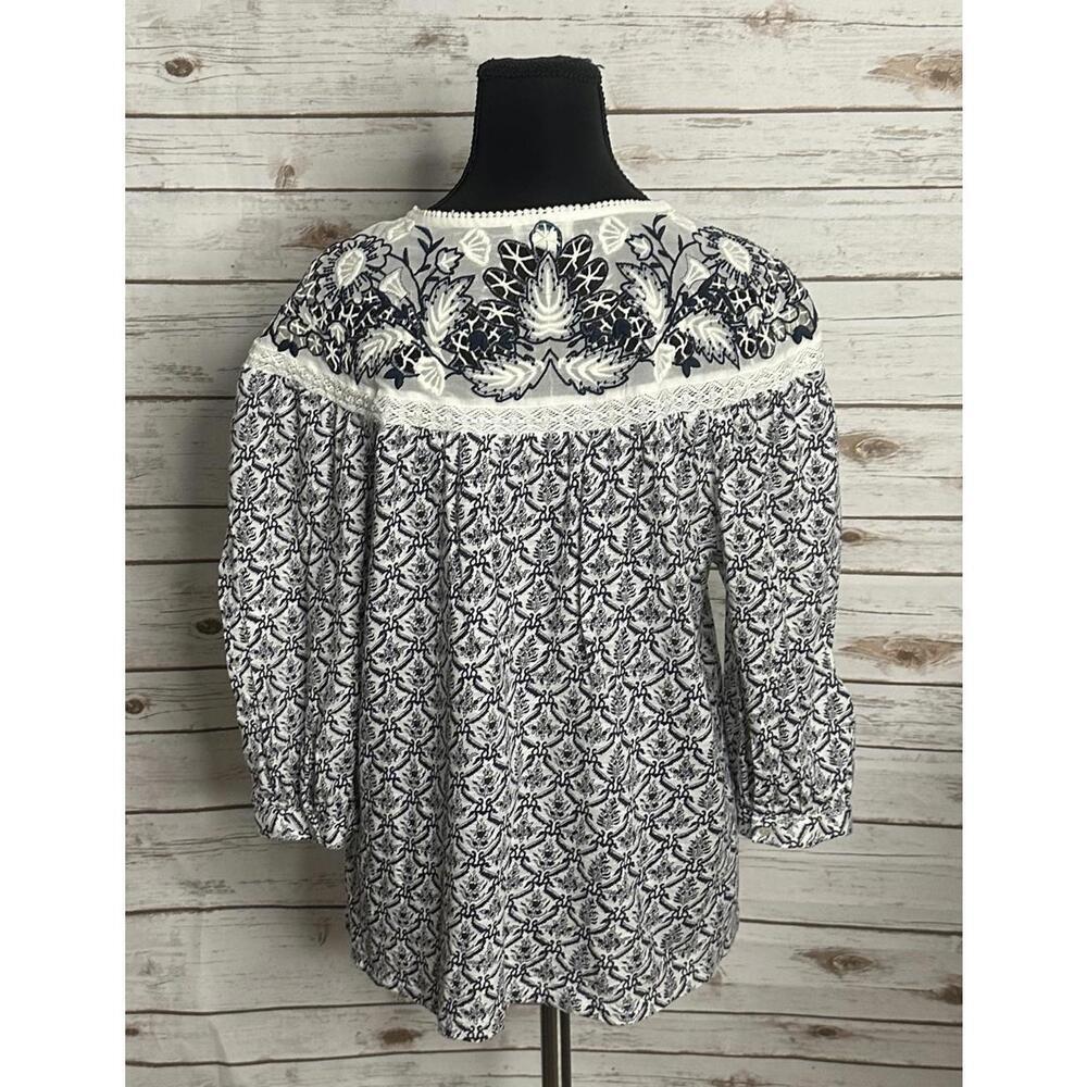 Sundance boho navy/white embroidered lace floral peasant blouse/top Size Small - Picture 5 of 6
